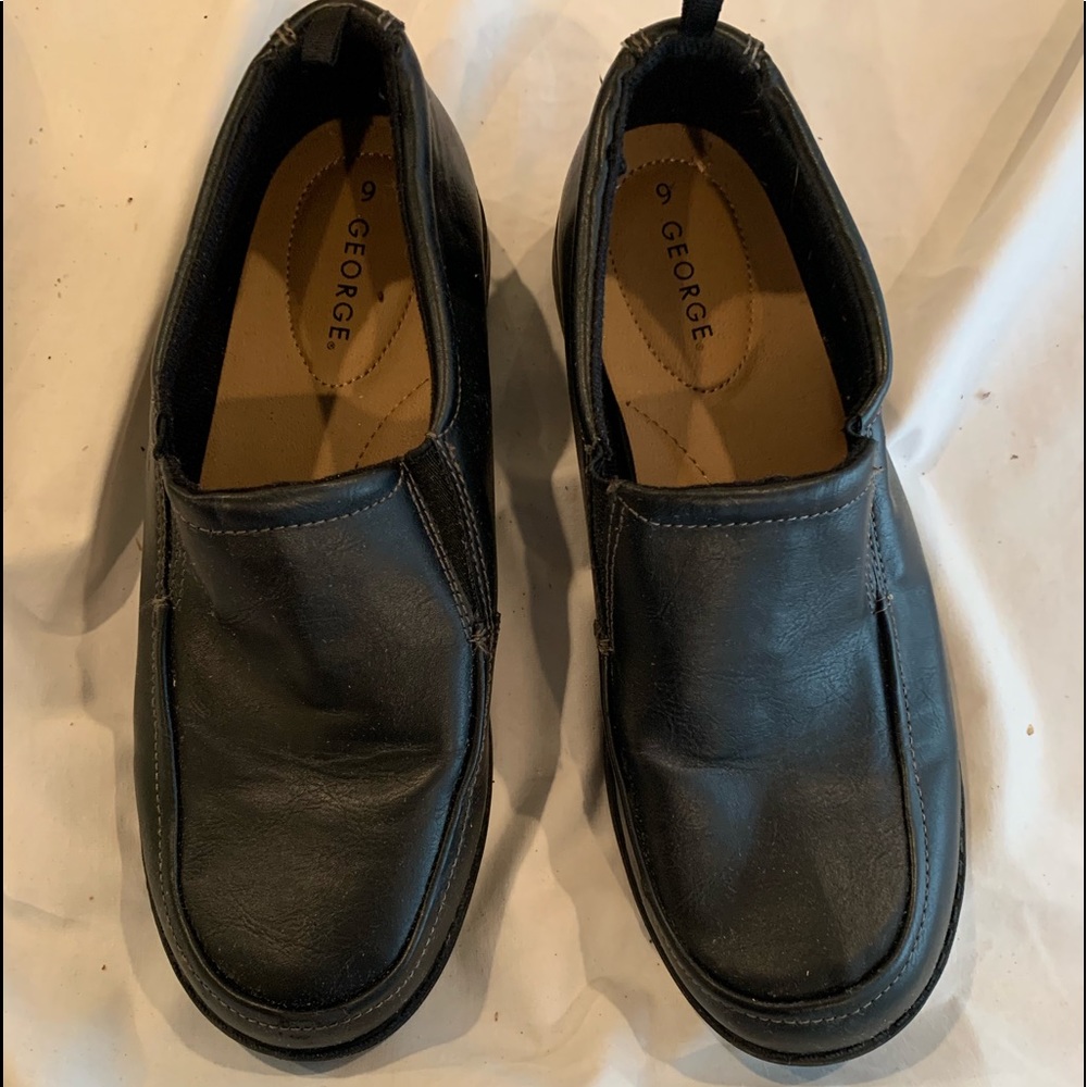 Boys black dress shoes, size 6